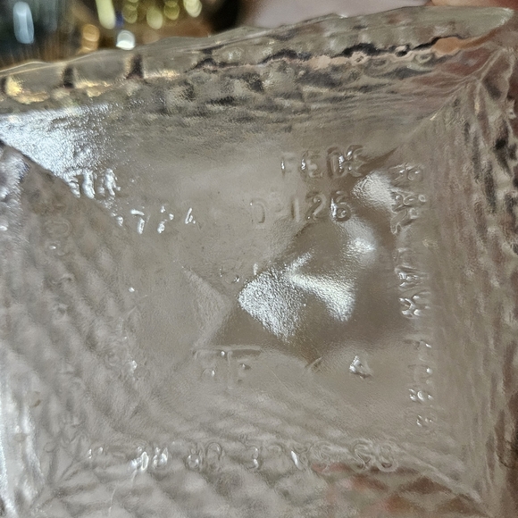 Vintage MCM 1958 Thatcher Crystal Glass Diamond Pattern Decanter Barware. - Picture 10 of 13